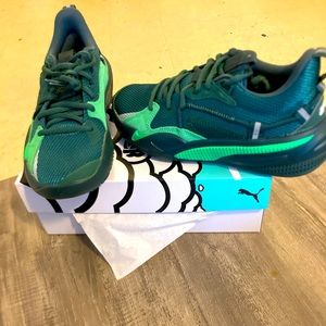 Brand New Puna box included